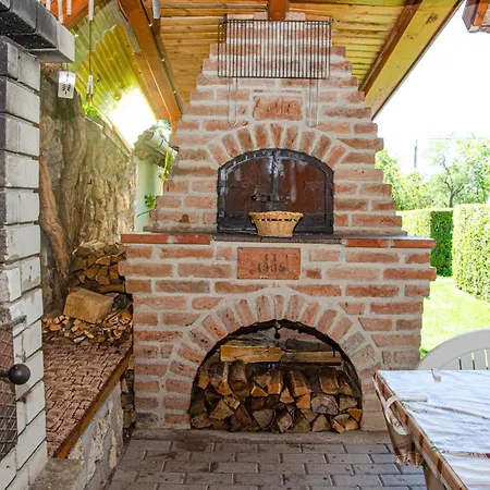 Bánóporta Köveskál